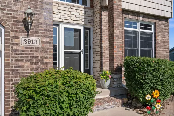 Bloomington, IL 61705,2913 Fox Creek Road