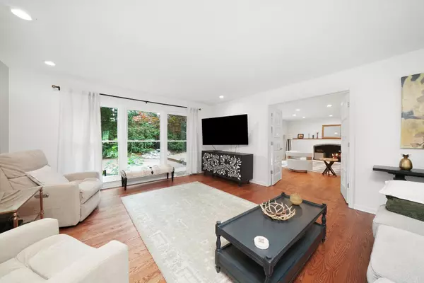 Northbrook, IL 60062,733 Charlemagne Drive