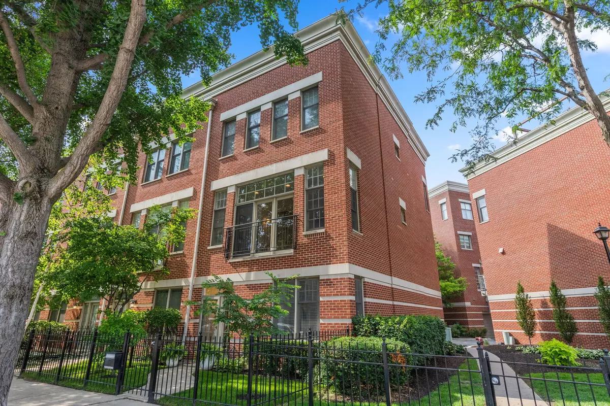 Chicago, IL 60642,1050 W Fry Street