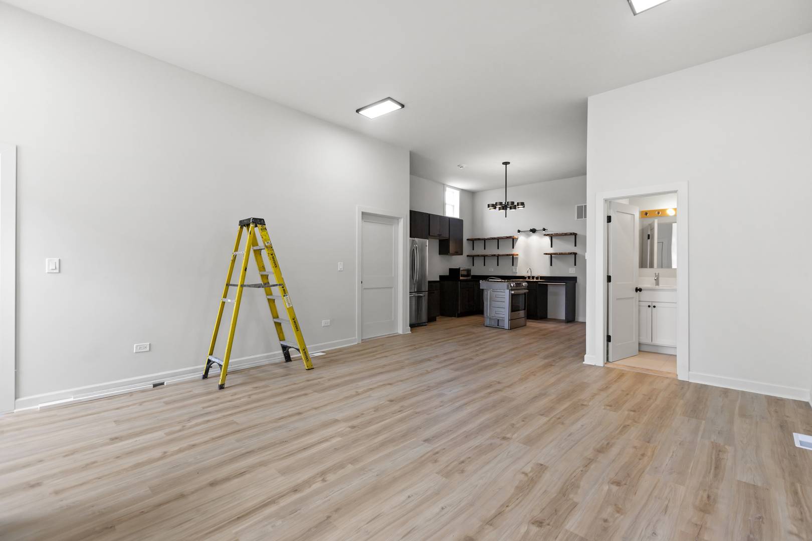 Chicago, IL 60618,3123 N California Avenue #1
