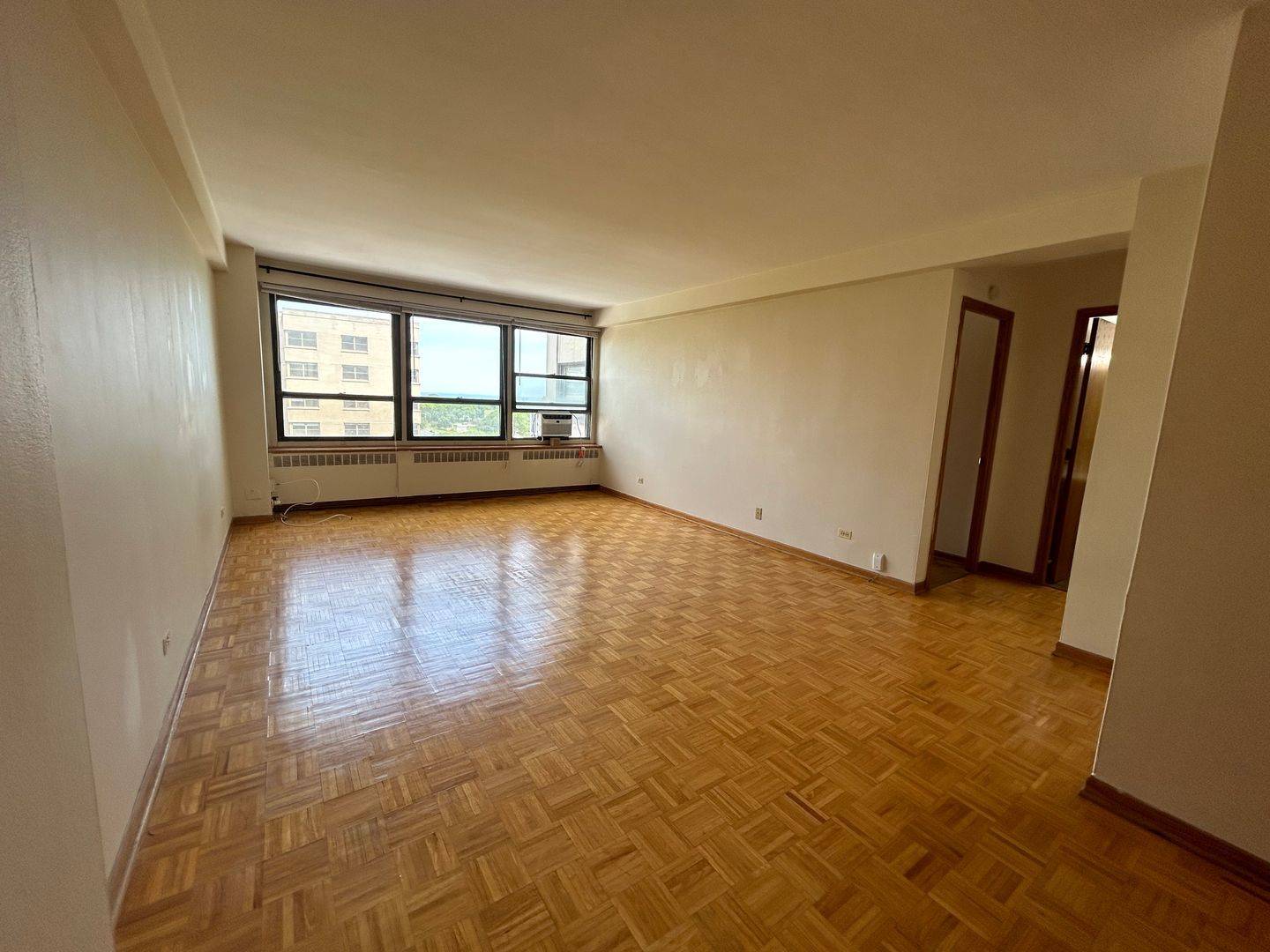 Chicago, IL 60613,4180 N Marine Drive #1009