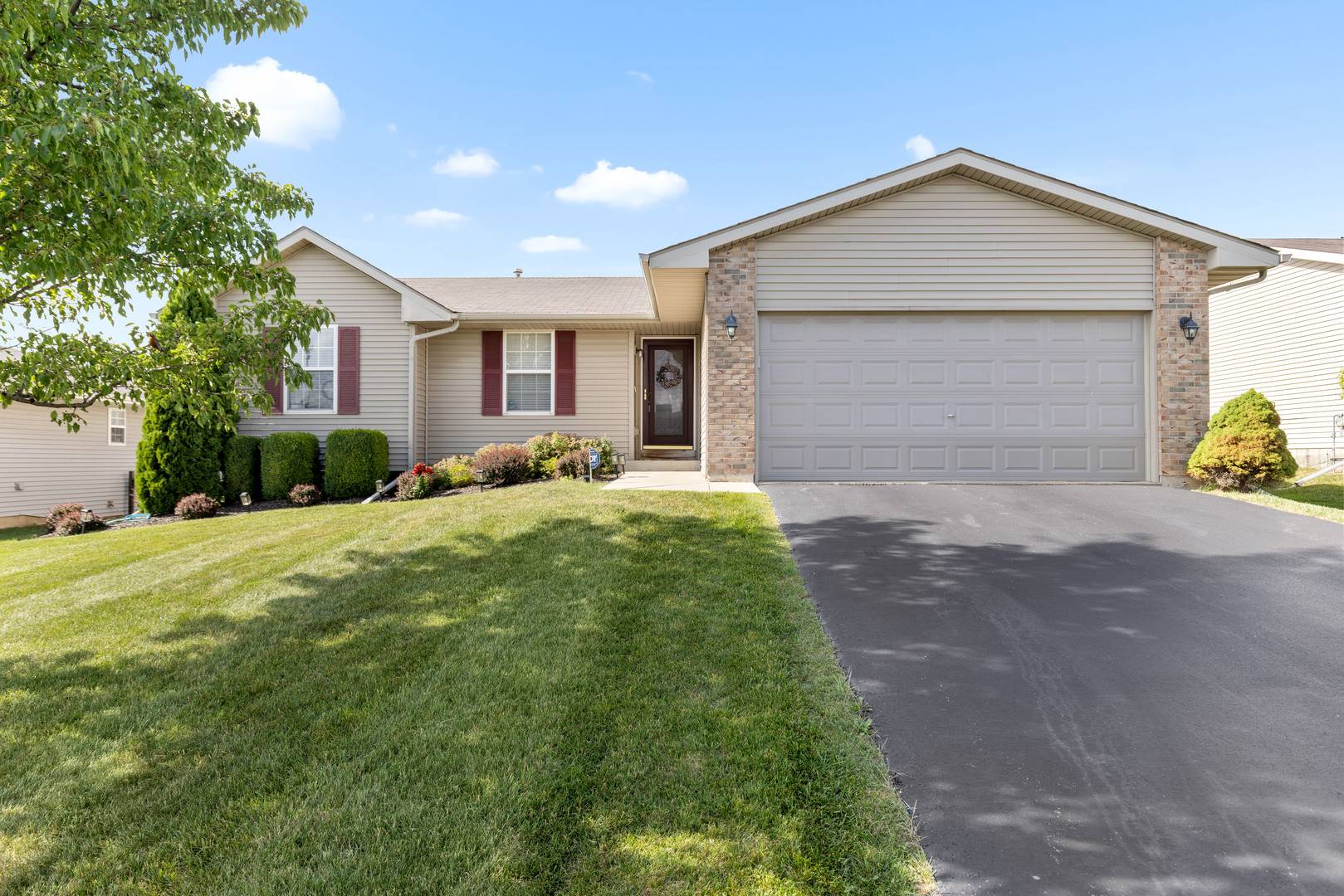 3034 WARWICKSHIRE Drive, Machesney Park, IL 61115