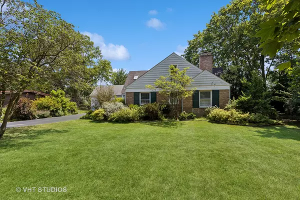Glenview, IL 60025,1529 Hawthorne Lane
