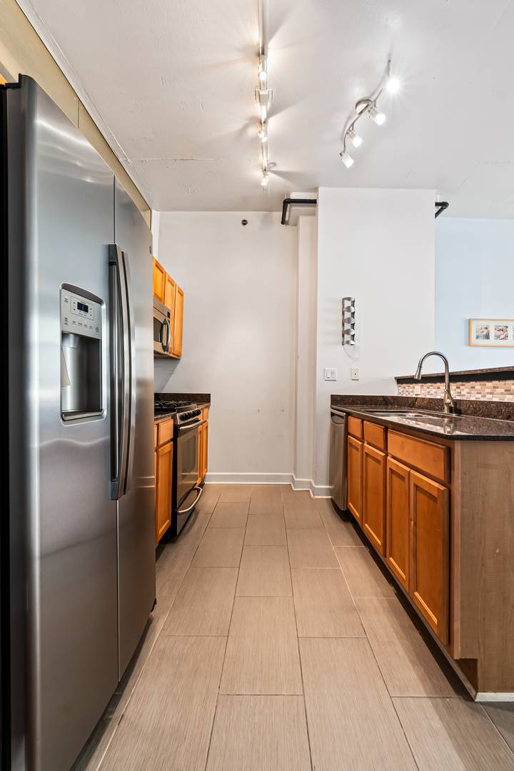 Chicago, IL 60605,1305 S Michigan Avenue #807