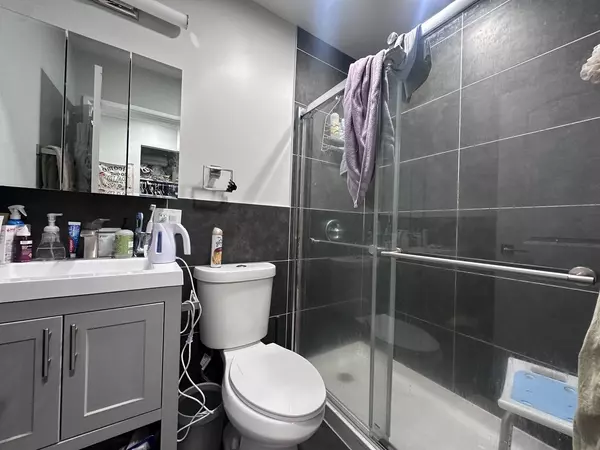 Chicago, IL 60657,541 W OAKDALE Avenue #404