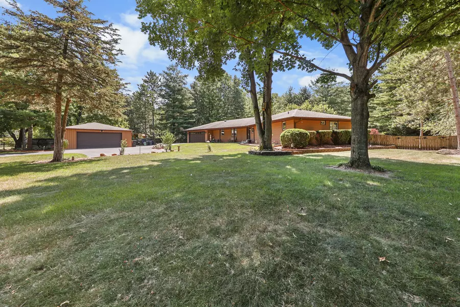 5955 E South Prairie Drive, Morris, IL 60450