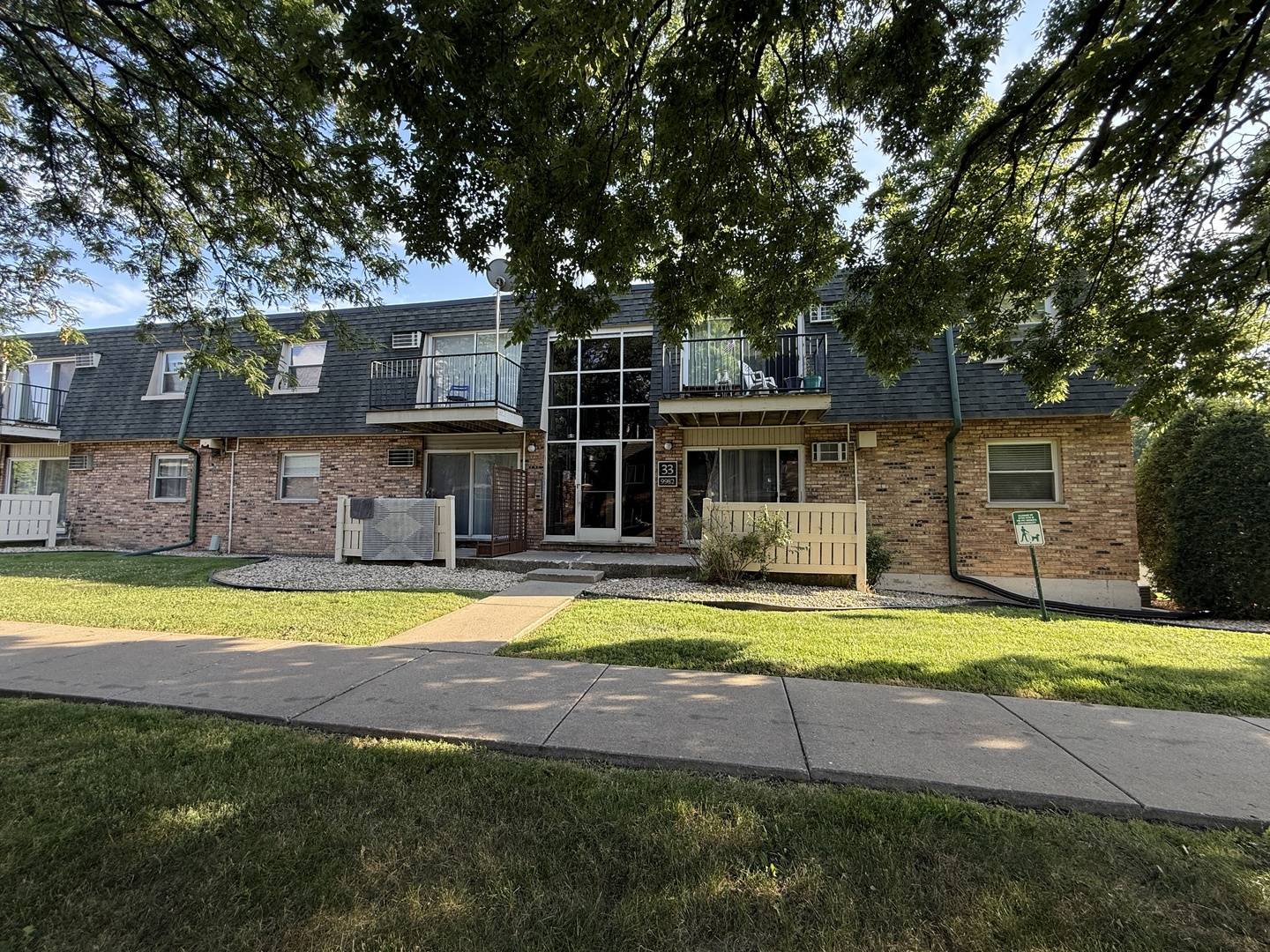 9982 S 84th Terrace #303, Palos Hills, IL 60465