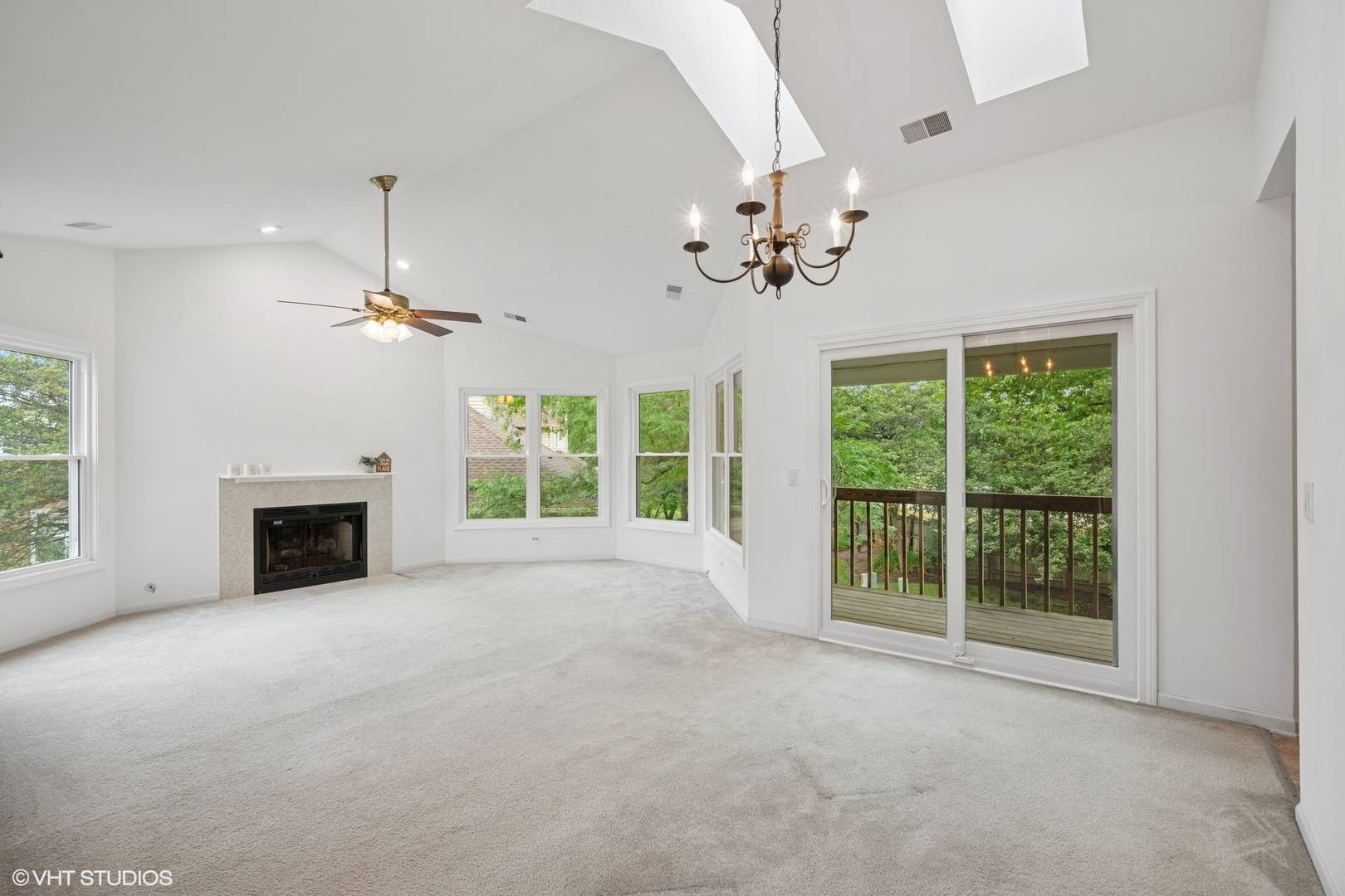 Buffalo Grove, IL 60089,166 Willow Parkway #166