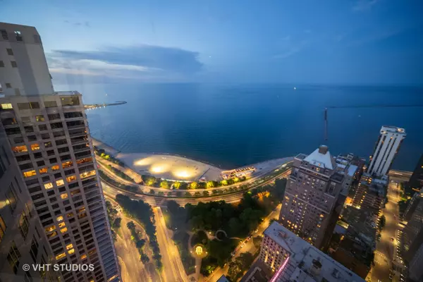 Chicago, IL 60611,950 N MICHIGAN Avenue #4904