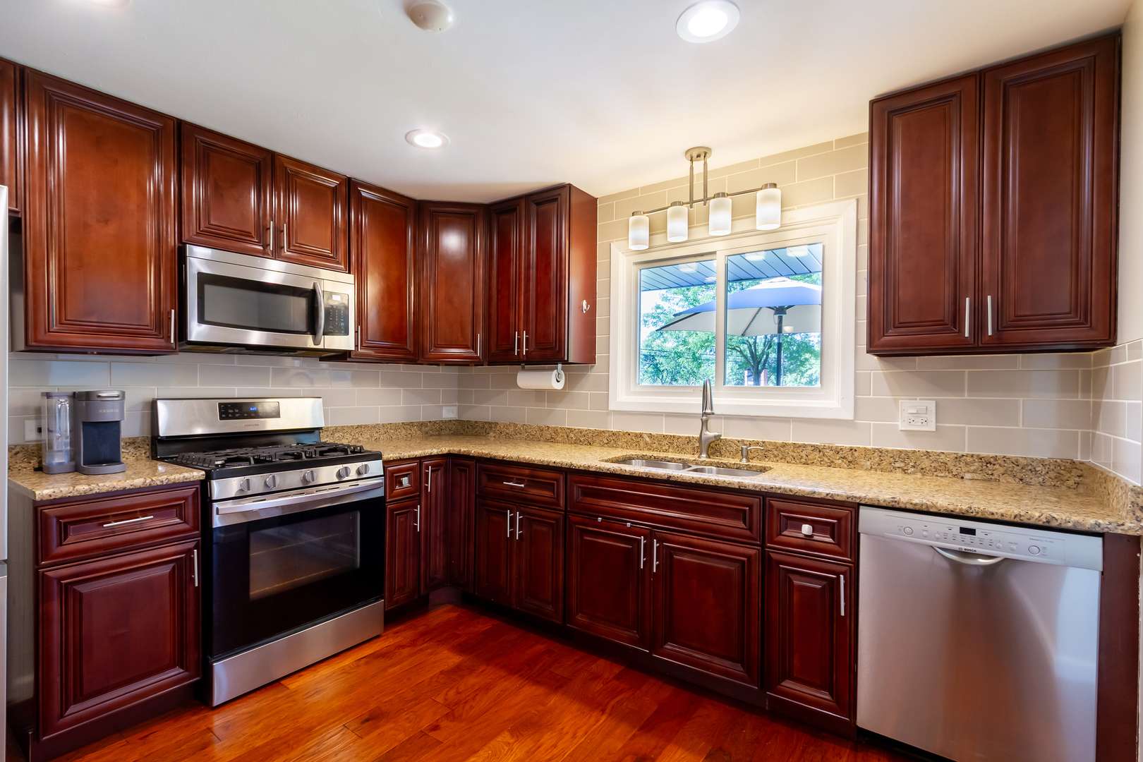 Schaumburg, IL 60193,1150 Attleboro Court