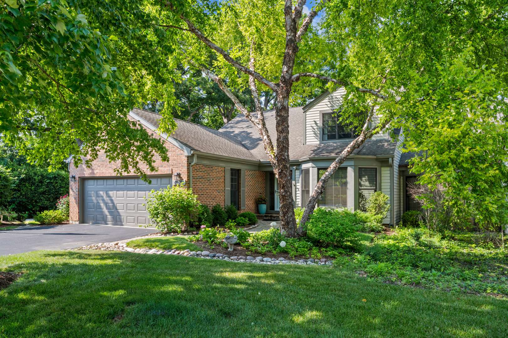 95 Warrington Drive, Lake Bluff, IL 60044