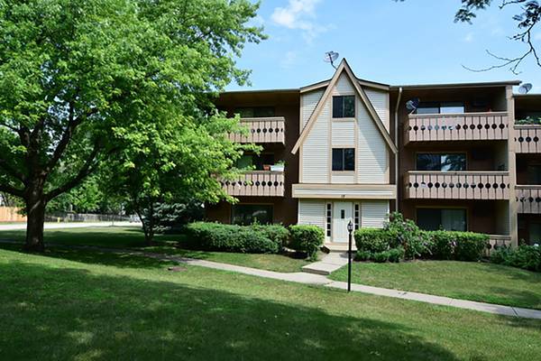 19 Parkside Court #9, Vernon Hills, IL 60061