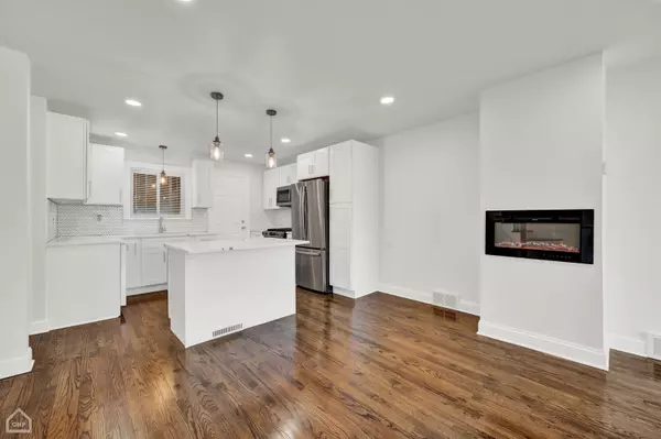 Chicago, IL 60619,8559 S Drexel Avenue