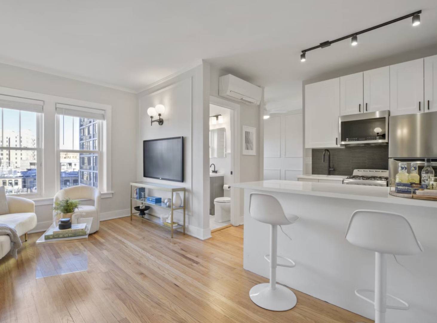 Chicago, IL 60614,2740 N Hampden Court #4K