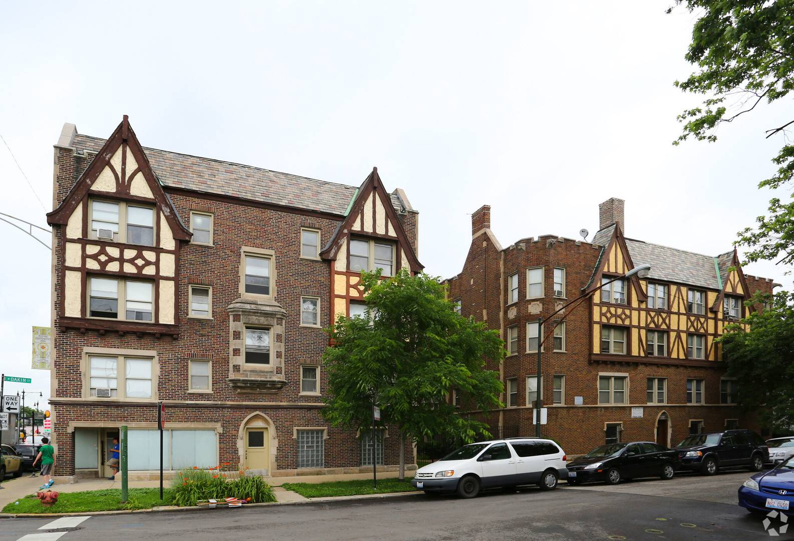 3948 W Dakin Street #1B, Chicago, IL 60618