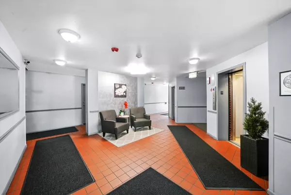 Rolling Meadows, IL 60008,2600 Brookwood Way #314