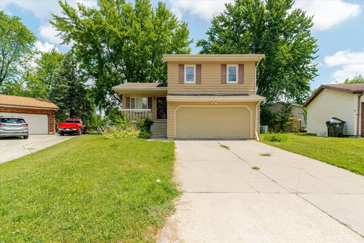 6 Starlight Court, Bloomington, IL 61704