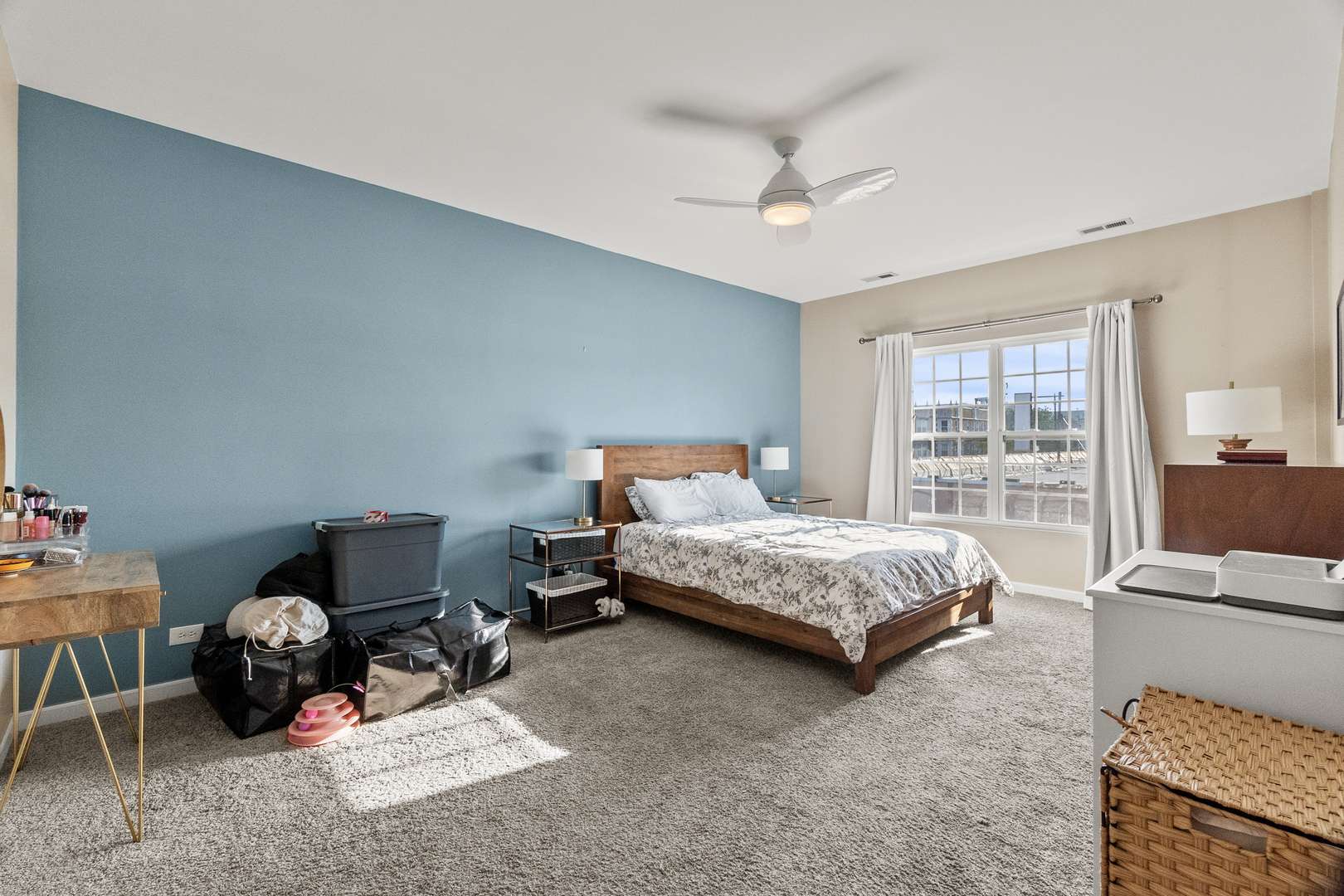 Chicago, IL 60625,3000 W LAWRENCE Avenue #2B