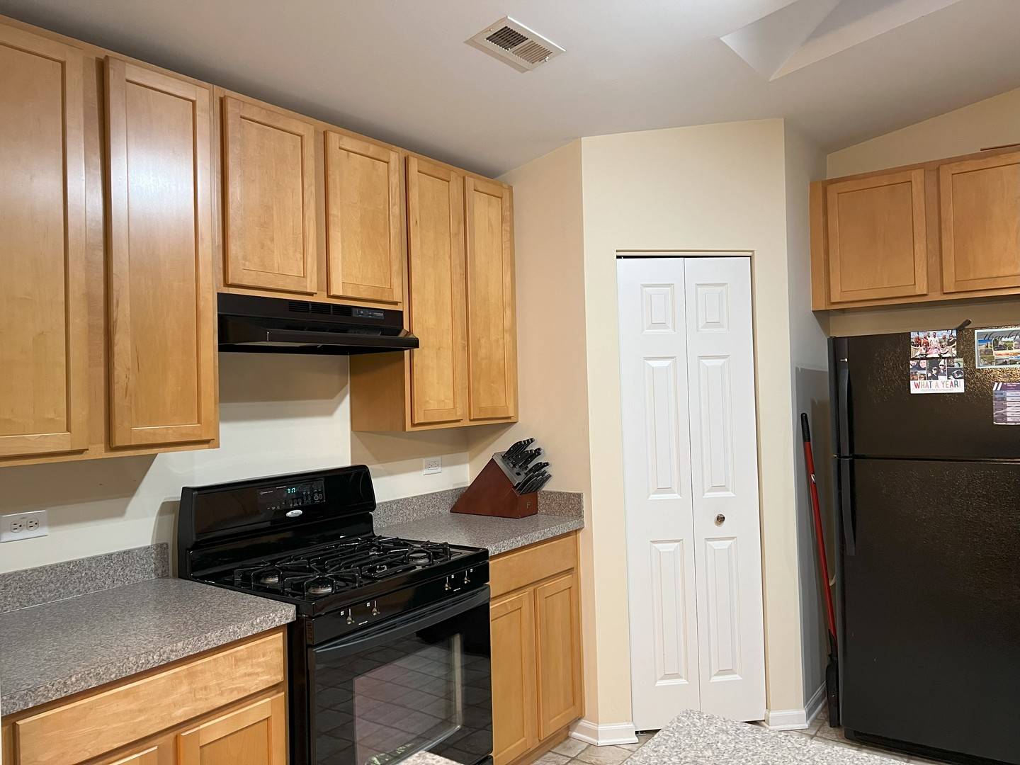 Algonquin, IL 60102,Address not disclosed