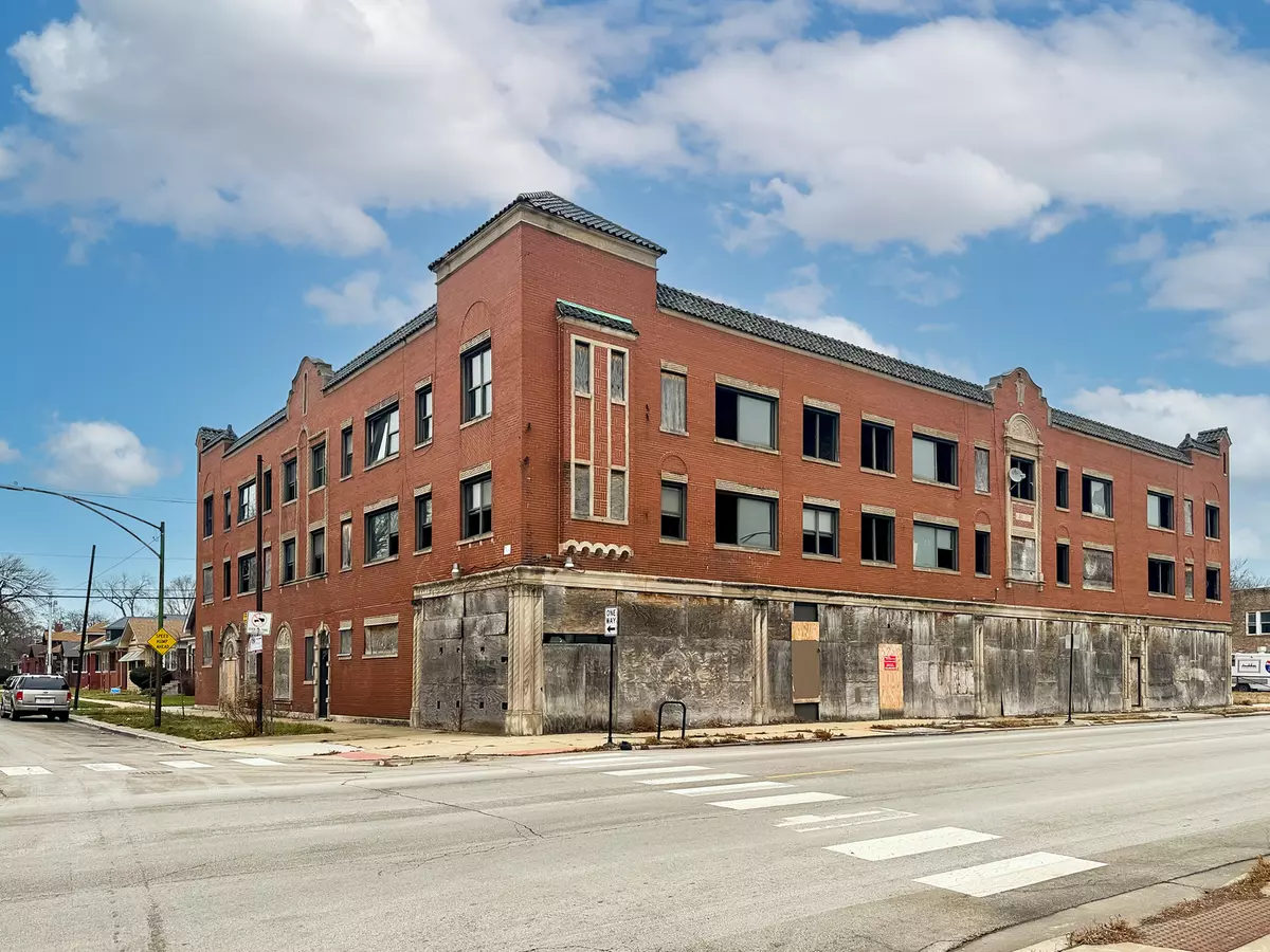 Chicago, IL 60649,2138 E 75th Street