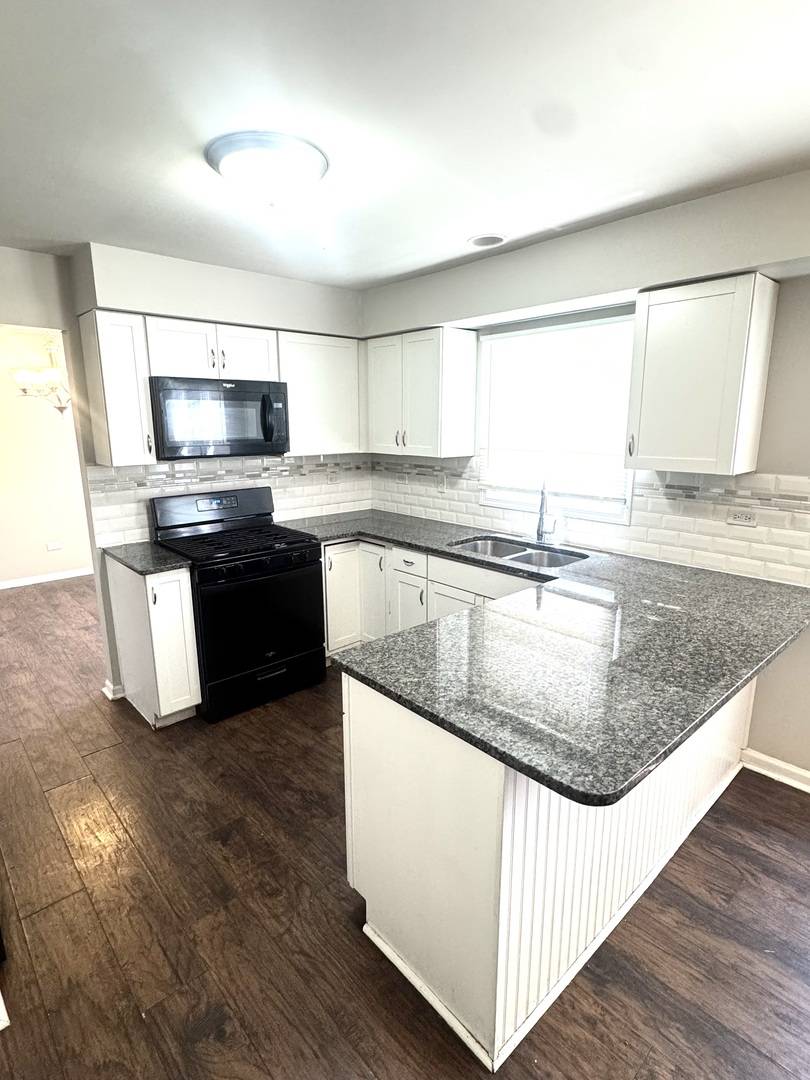 Matteson, IL 60443,706 Carnation Lane