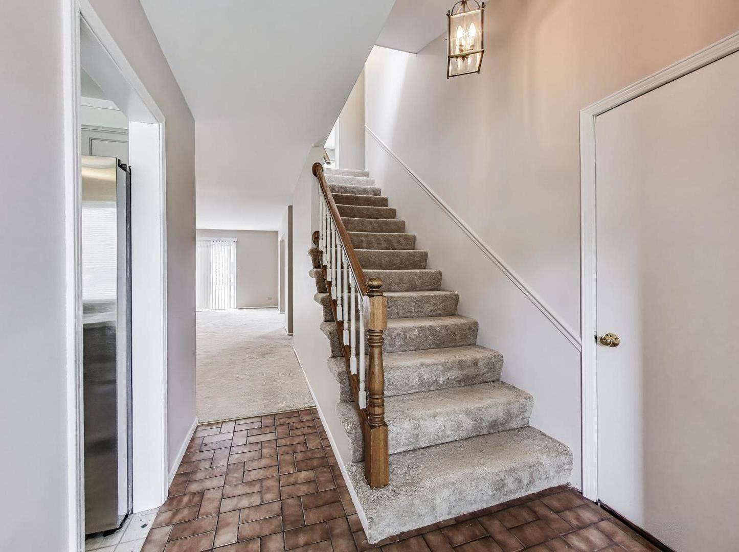 Woodridge, IL 60517,2385 Goldfinch Street