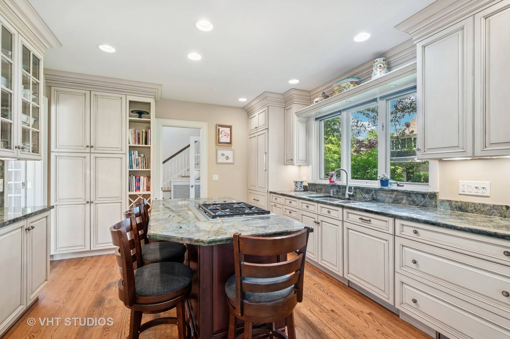Glencoe, IL 60022,511 Woodlawn Avenue