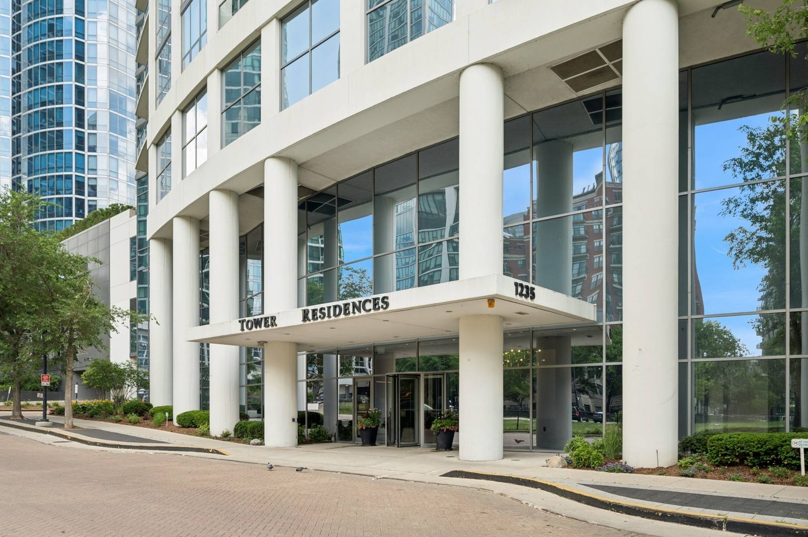 Chicago, IL 60605,1235 S PRAIRIE Avenue #3607