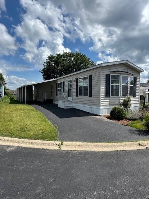 Crystal Lake, IL 60014,822 Oakbrook Drive
