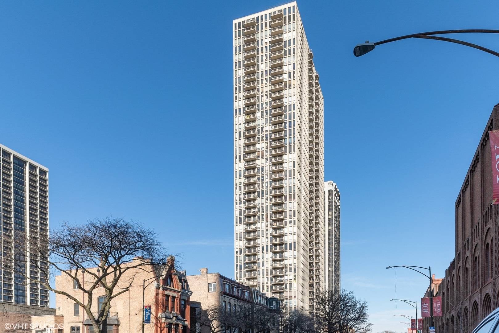1660 N LaSalle Drive #4004, Chicago, IL 60614