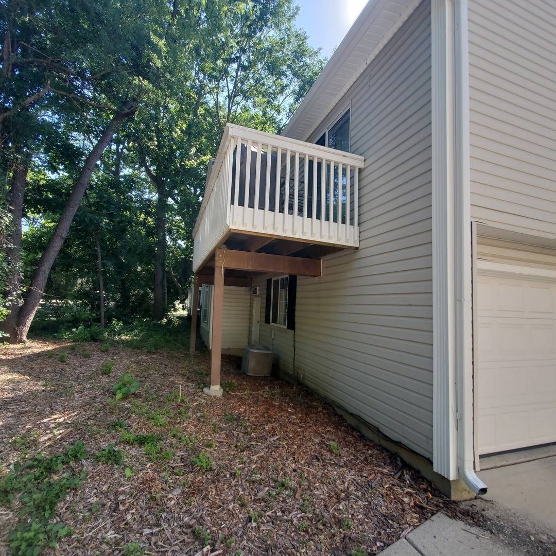 Round Lake, IL 60073,301 W Treehouse Lane