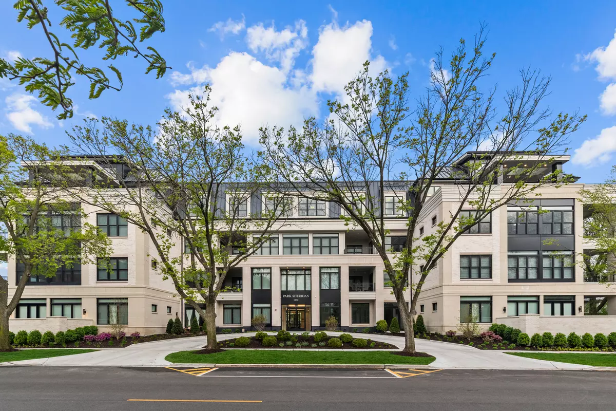 Highland Park, IL 60035,1950 Sheridan Road #105