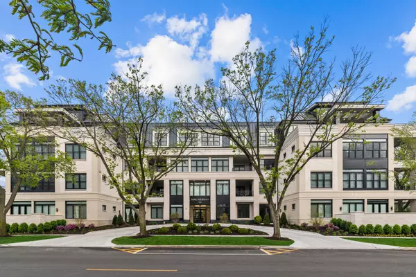 1950 Sheridan Road #105, Highland Park, IL 60035