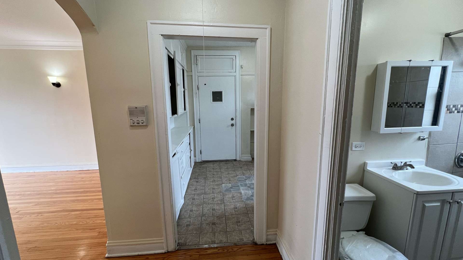 Chicago, IL 60619,8748 S Dauphin Avenue #2A