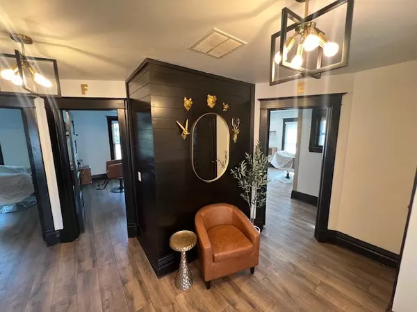 Woodstock, IL 60098,210 N Madison Street