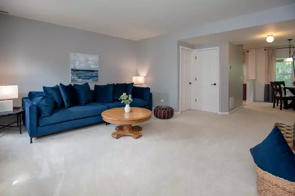 Round Lake Beach, IL 60073,1376 W SPLIT OAK Circle