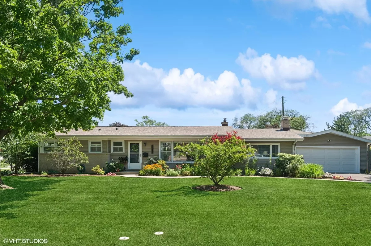 Glenview, IL 60025,3245 Greenbriar Drive