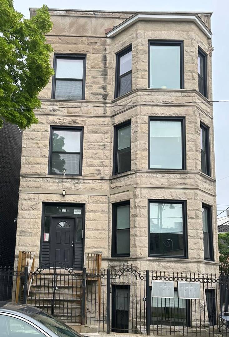 2312 W DICKENS Avenue #3R, Chicago, IL 60647