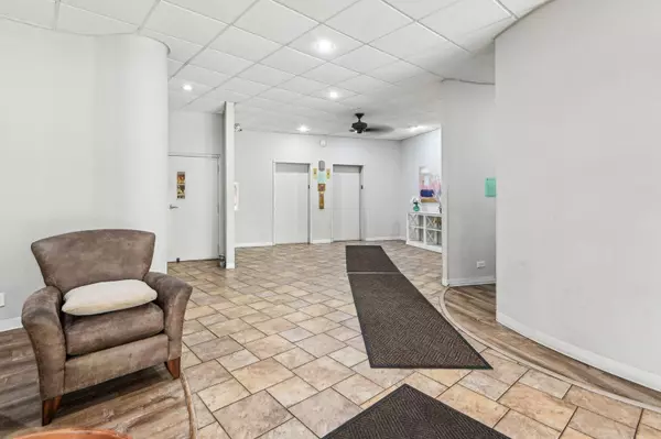 Schaumburg, IL 60193,101 Bar Harbour Road #3C