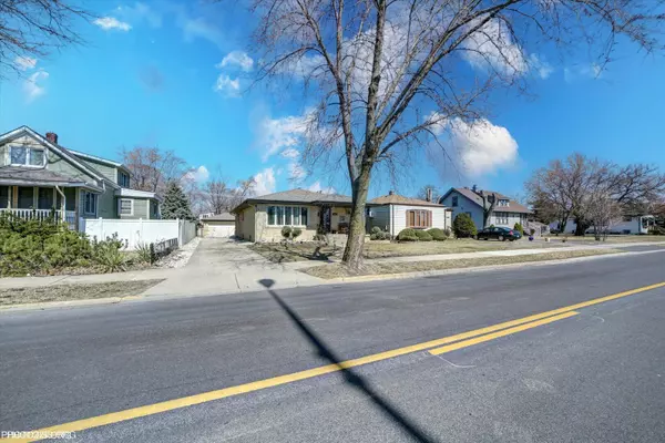 Lansing, IL 60438,2606 Ridge Road