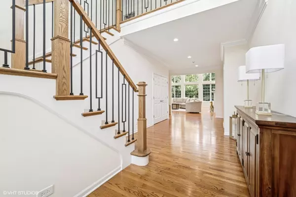 Northbrook, IL 60062,823 Balmoral Lane