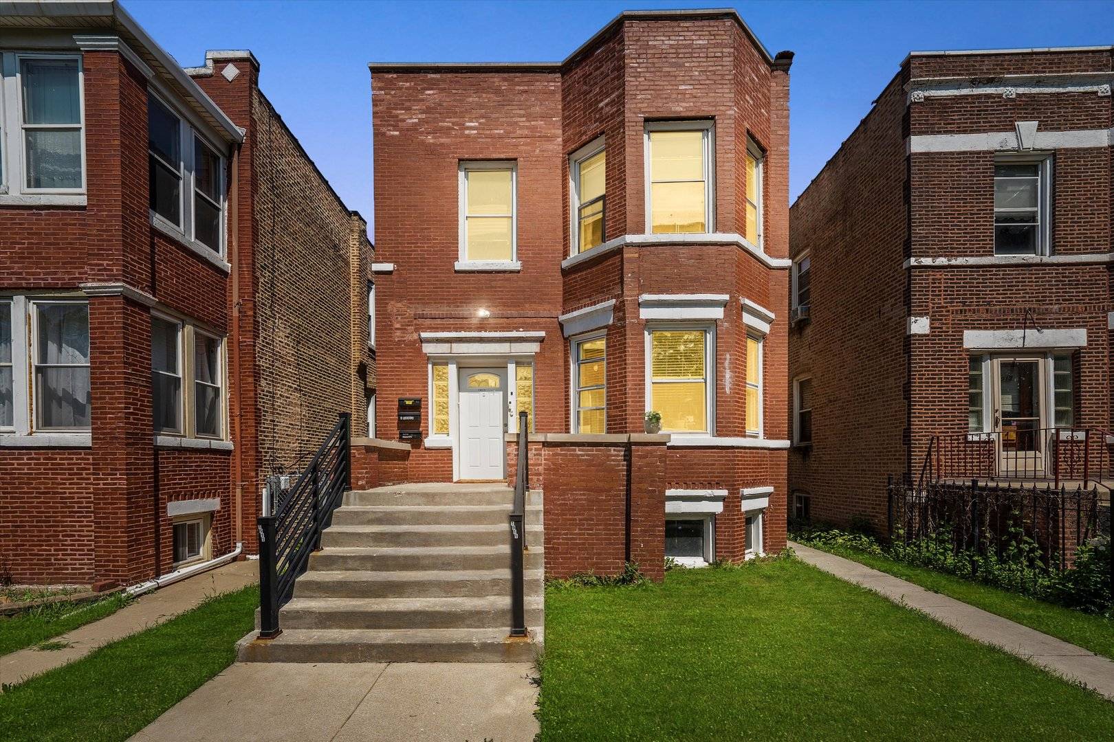 1911 S 49th Avenue, Cicero, IL 60804