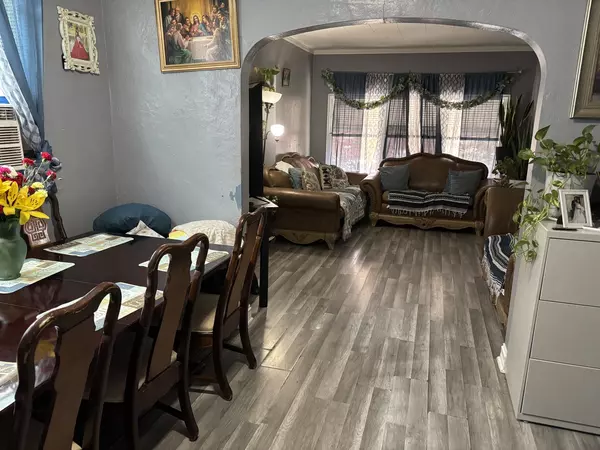 Chicago, IL 60632,5409 S Richmond Street