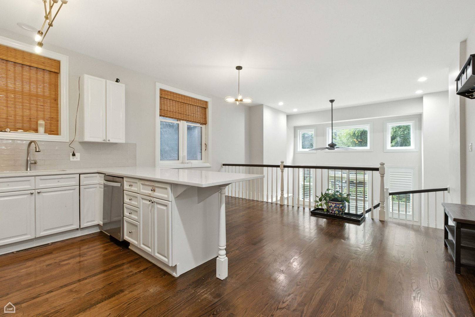 Chicago, IL 60657,860 W Buckingham Place #1E