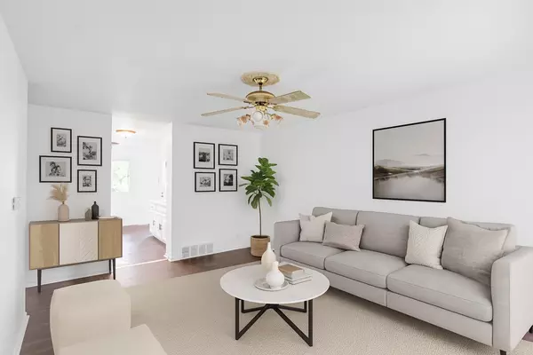 Streamwood, IL 60107,4018 Oxford Court