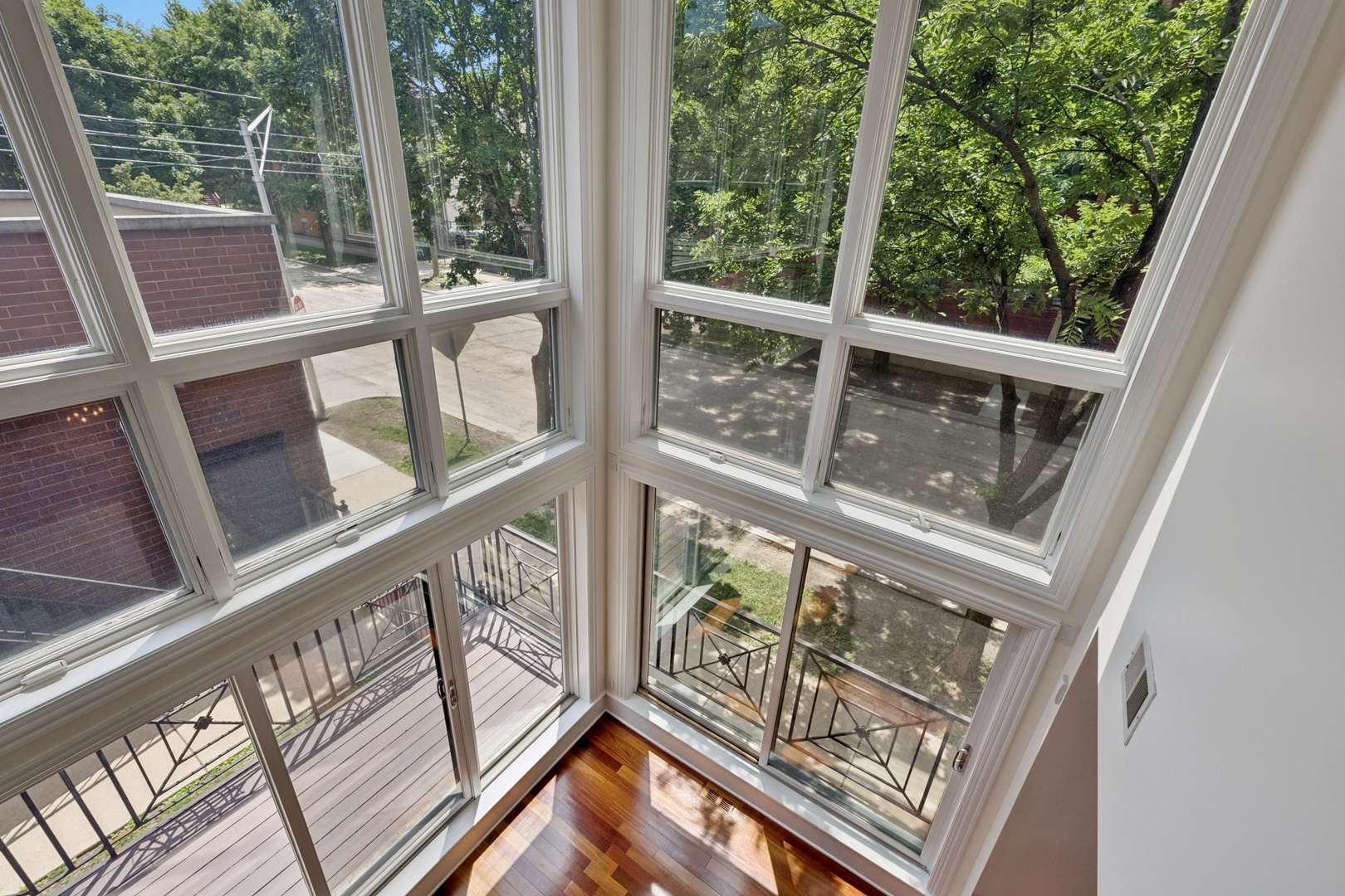 Chicago, IL 60647,1701 N Washtenaw Avenue #1E
