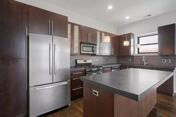 Chicago, IL 60626,1412 W Morse Avenue #5C