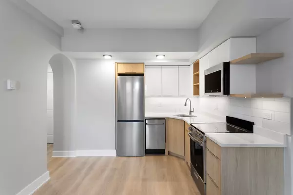 Chicago, IL 60626,1634 W HOWARD Street #211