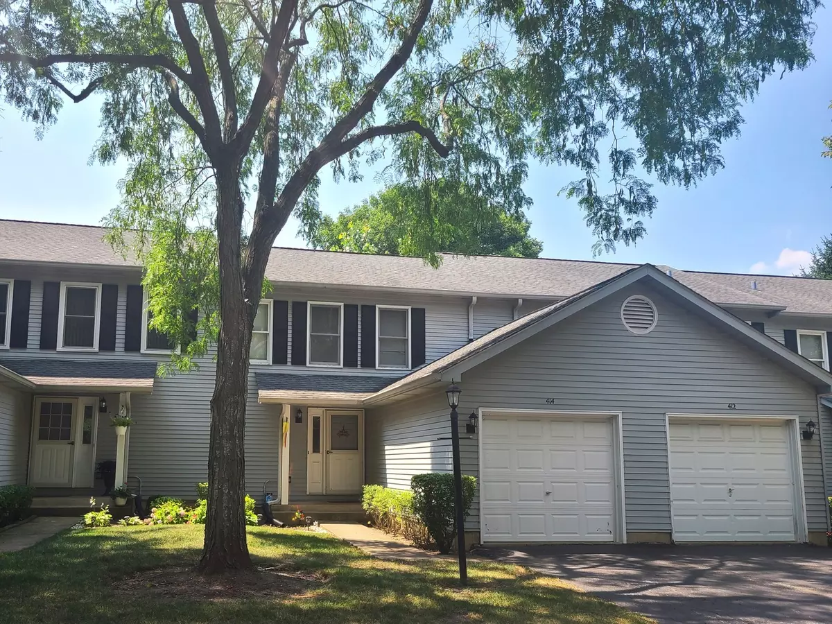 Palatine, IL 60067,414 Villa Circle Drive #23