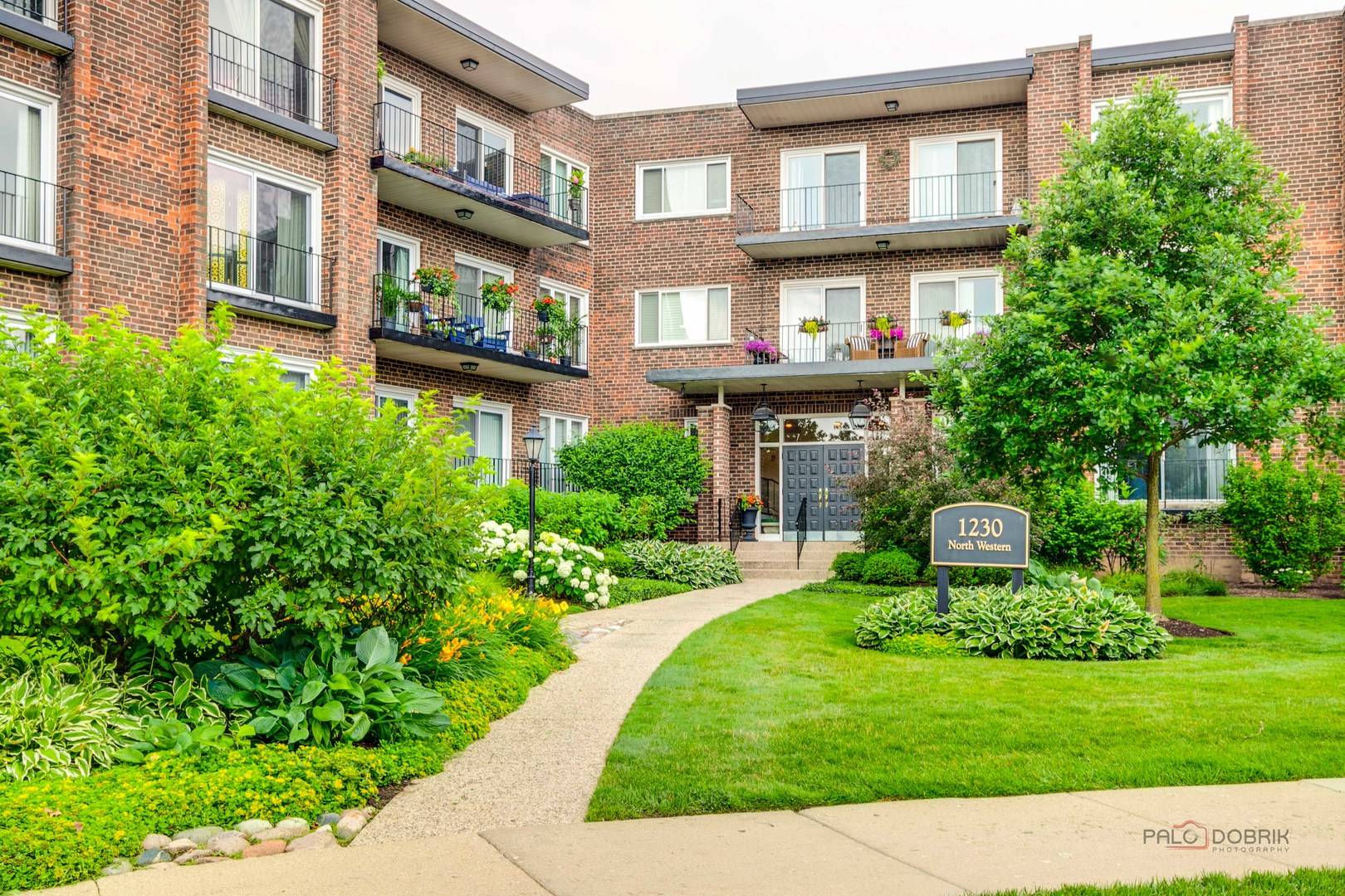 1230 N Western Avenue #211, Lake Forest, IL 60045